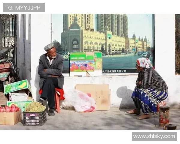 足球明星亲临新疆喀什助力当地足球发展与文化交流活动盛况空前