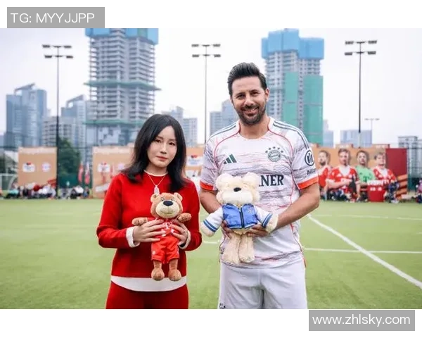 足球明星与叶问的武道哲学碰撞：从绿茵场到武林的精彩对话